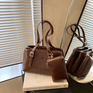 Women Retro PU Leather Tote Bag Set With Pouch Large Capacity Frosted Shoulder Bag Adjustable Strap Gold Buckle Fashion Handbag