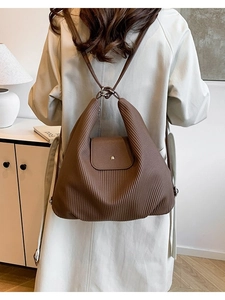Mochila Retro de Gran Capacidad para Mujer Bolso de Hombro de Cuero PU Plisado Bolso de Mano Versátil Elegante Moda Viaje Daypack