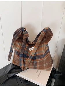 Sac fourre-tout à carreaux rétro avec bandoulière large et texture en laine d'hiver