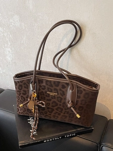 Sac Cabas Imprimé Léopard pour Femmes en Cuir PU Grande Capacité Sac à Épaule Avec Pendentif en Métal Main Rétro Mode