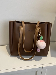 Women Fashion Large Capacity PU Leather Tote Bag Set With Plush Peach Charm Minimalist Commuter Shoulder Bag For Daily Office
