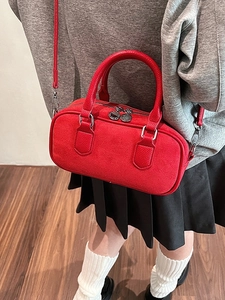 Rote Leder-Zylindertasche für Damen mit Handgriffen und verstellbarem Schultergurt