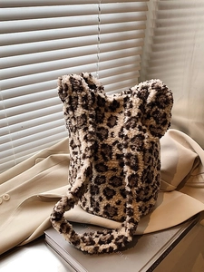 Women Faux Fur Plush Shoulder Bag Leopard Polka Dot Dog Pattern Bucket Bag Soft Crossbody Bag Large Capacity Winter Tote Bag