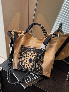 Vintage Khaki Canvas-Einkaufstasche mit Paisley-Stickerei und nautischen Seilgriffen