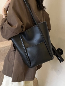 Classic black vintage leather bucket tote bag with front pocket and large capacity