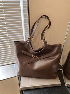 Vintage PU Leather Large Capacity Tote Bag For Women Retro Shoulder Bag With Metal Buckle Daily Commute Office Handbag