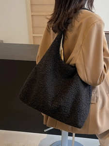 Grand sac cabas noir en peluche pour femme sac à main d'épaule en fausse fourrure