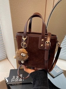 Petit Sac Seau en Suédine PU Rétro Pour Femme Mode Couleur Contrastée Sac Bandoulière Avec Pendentif Monstre