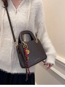 Women PU Leather Small Square Bag Retro Wrinkled Crossbody Handbag With Heart Pendant Fashion Maillard Style Lady Tote