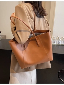 Large Capacity PU Leather Tote Bag For Women Minimalist Commuter Shoulder Bag With Zipper Stitching Detail Shopping Bag