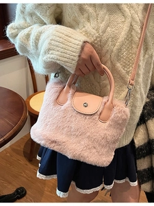 Sac à Main en Peluche pour Femmes Sac à Bandoulière en Fausse Fourrure Avec Rabat en Cuir PU Fermoir Magnétique Automne Hiver