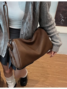 Women Large Capacity Pleated PU Leather Crossbody Bag Fashion Korean Style Shoulder Bag Commute Vintage Pillow Bag