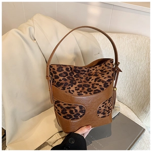 Vintage Leopard Print Patchwork Bucket Bag For Women Frosted PU Leather Shoulder Crossbody Bag With Tassel Urban Style