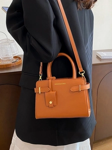 Sac à main rétro en cuir marron orange avec bandoulière et mini pochette charm