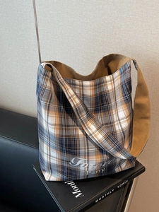 Grand sac cabas en toile à carreaux avec lettrage Forever Party pour les déplacements
