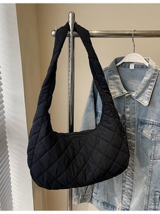 Chic black quilted rhombic shoulder bag with a hobo half-moon design for autumn and winter