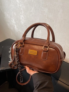 Vintage braune Boston-Tasche aus Leder mit Goldplakette und verstellbarem Riemen