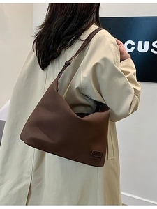 Sac à bandoulière demi-lune marron foncé rétro avec sangle réglable pour femme