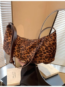 Sac sous le bras rétro à imprimé léopard avec bandoulière en cuir marron réglable
