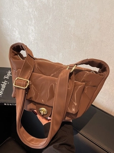 Women's Vintage Quilted Rhombus Crossbody Bag Glossy PU Leather Saddle Hobo Bag With Gold Turn-lock Shoulder Handbag