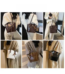 Collage de sacs cabas chics en similicuir marron foncé, crème, moutarde et noir