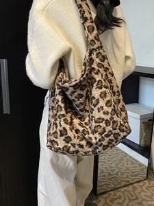 Sac fourre-tout chic en peluche à motif léopard avec grande capacité pour l'automne-hiver