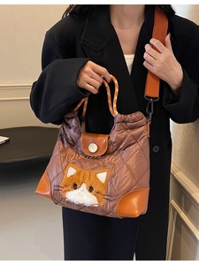 Damen Gesteppte Tote-Tasche Große Kapazität Süße Katzenstickerei Kontrastfarbe Breiter Schultergurt Lässige Nylon Gepolsterte Handtasche Schultertasche