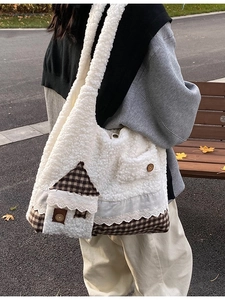 Süße Lammwolle Plüsch Tragetasche Für Damen Große Kapazität Herbst Winter Umhängetasche Gingham Haus Muster Einkaufstasche Handtasche