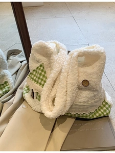 Lammwoll-Einkaufstasche mit grünem Haus-Patch und Spitzenbesatz für Herbst und Winter