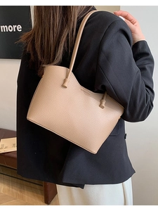 Sac Fourre-tout en Cuir PU Grande Capacité pour Femmes Minimaliste Grain de Litchi Sac à Épaule Bord Ondulé Sac Bandoulière Navette