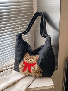 Damen Große Kapazität Gesteppte Tote Bag Süße Cartoon Teddybär Stickerei Umhängetasche Lässige Herz Muster Schultertasche