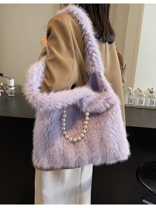 Women Faux Fur Plush Tote Bag Large Capacity Artificial Pearl Chain Shoulder Handbag For Winter Autumn Fashion