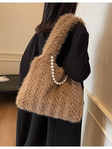 Brown faux fur tote bag with pearl chain decoration for autumn and winter fashion