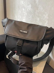 Vintage Large Capacity Messenger Bag For Men Women Waterproof Nylon Crossbody Shoulder Bag Casual Urban Commuting Saddle Bag