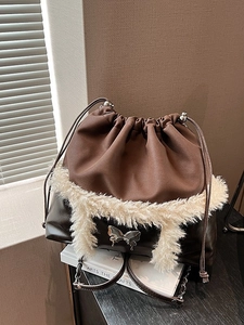 Fashion PU Leather Plush Trim Backpack Vintage Butterfly Charm Drawstring Bucket Bag For Women Winter Daily Casual