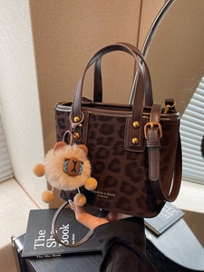 Vintage Leopard Print Bucket Bag For Women Fashion PU Leather Crossbody Bag With Plush Pendant Casual Shoulder Handle Bag