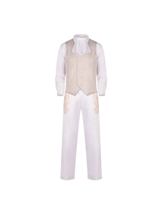 Detail van het champagne vest en de witte broek met goudkleurig barok borduurwerk