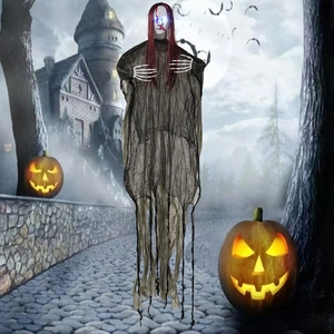 Dettaglio del fantasma di Halloween appeso con occhi LED e tessuto grigio strappato