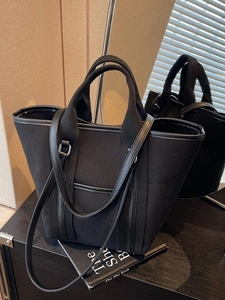 Women Large Capacity Canvas Tote Bag Minimalist Commuter Shoulder Handbag With Magnetic Buckle High Quality Daily Casual Bag