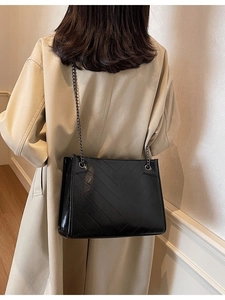 Women PU Leather Tote Crossbody Bag V-Shaped Quilting Metal Chain Strap Fashion Casual Large Capacity Shoulder Bag