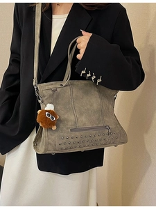 Women's Vintage Rivet Tote Bag Large Capacity Matte PU Leather Shoulder Crossbody Bag With Furry Pendant Motorcycle Handbag