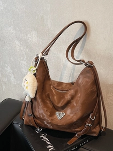Vintage Μεγάλης Χωρητικότητας Hobo Τσάντα Ώμου για Γυναίκες Λουστρίνι PU Δερμάτινη Τσάντα Tote Με Τριγωνική Μεταλλική Πλάκα Casual Στυλ