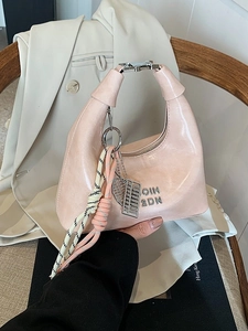 Sac Bandoulière Tendance en Cuir PU pour Femmes Sac Hobo Brillant Avec Pendentif Lettres Métalliques Sac à Main Mode