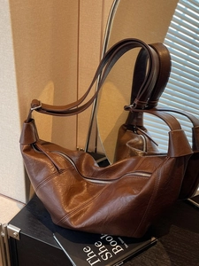 Women Large Capacity PU Leather Hobo Bag Pleated Crescent Crossbody Shoulder Bag For Daily Commuting Fashion Niche Bag