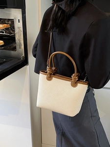 Sac seau tissé à la mode avec bordure en cuir marron et poignée nouée en usage quotidien
