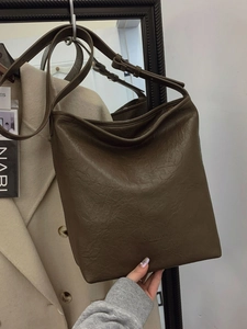 Sac seau plissé vintage minimaliste en similicuir marron foncé à grande capacité
