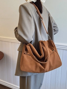 Vintage μεγάλη καφέ ματ δερμάτινη τσάντα tote με μεταλλική αγκράφη για καθημερινή χρήση