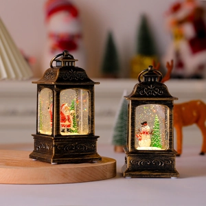 Lanternes de Noël vintage avec Père Noël et bonhomme de neige, effet neige brillante