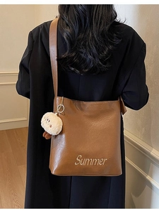 Large Capacity Women Tote Bag Vintage PU Leather Summer Letter Embroidery Shoulder Bag With Plush Pendant Casual Daily Satchel