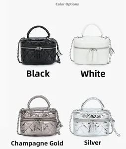 Mini sacs vanity matelassés en noir, blanc, or et argent avec bandoulière